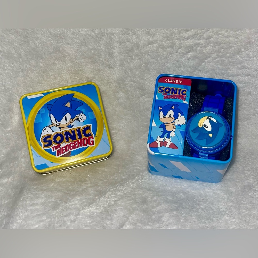 Sonic the Hedgehog Blue Digital Watch with Tin for Kids! Ready to be gifted!!!